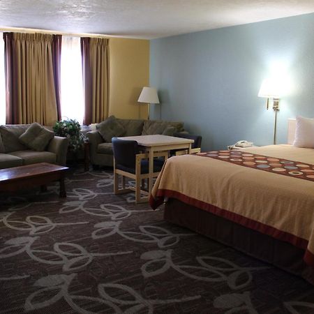 Super 8 By Wyndham Nephi Hotel Екстериор снимка