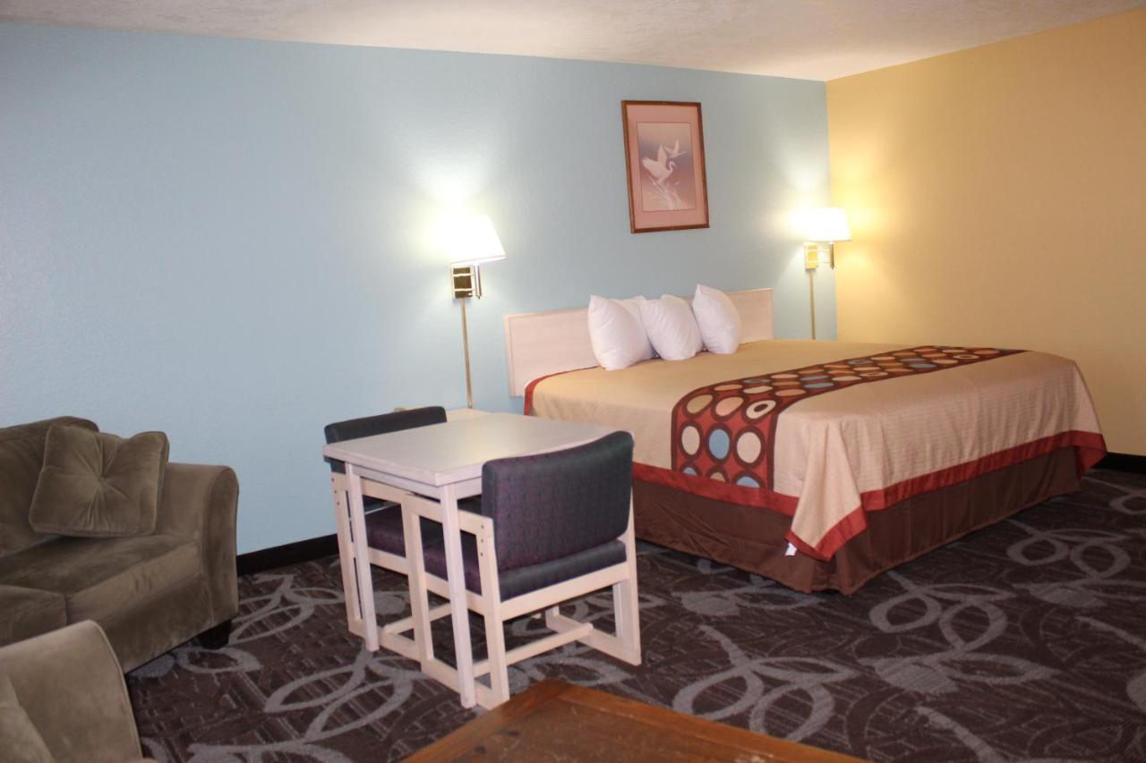 Super 8 By Wyndham Nephi Hotel Екстериор снимка